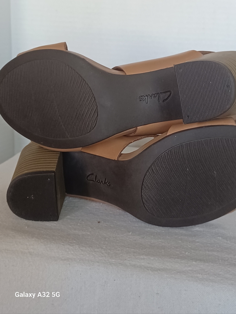 Clarks Womens Soft Collection Brown Leather,  Block 3.5 Heel Size 7 - Picture 9 of 10